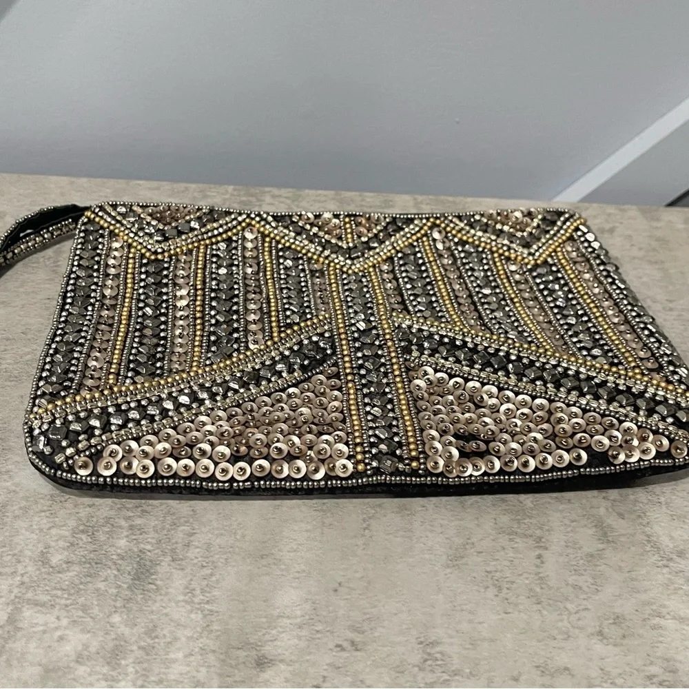 Women’s wristlet | beaded | black, silver gold accent